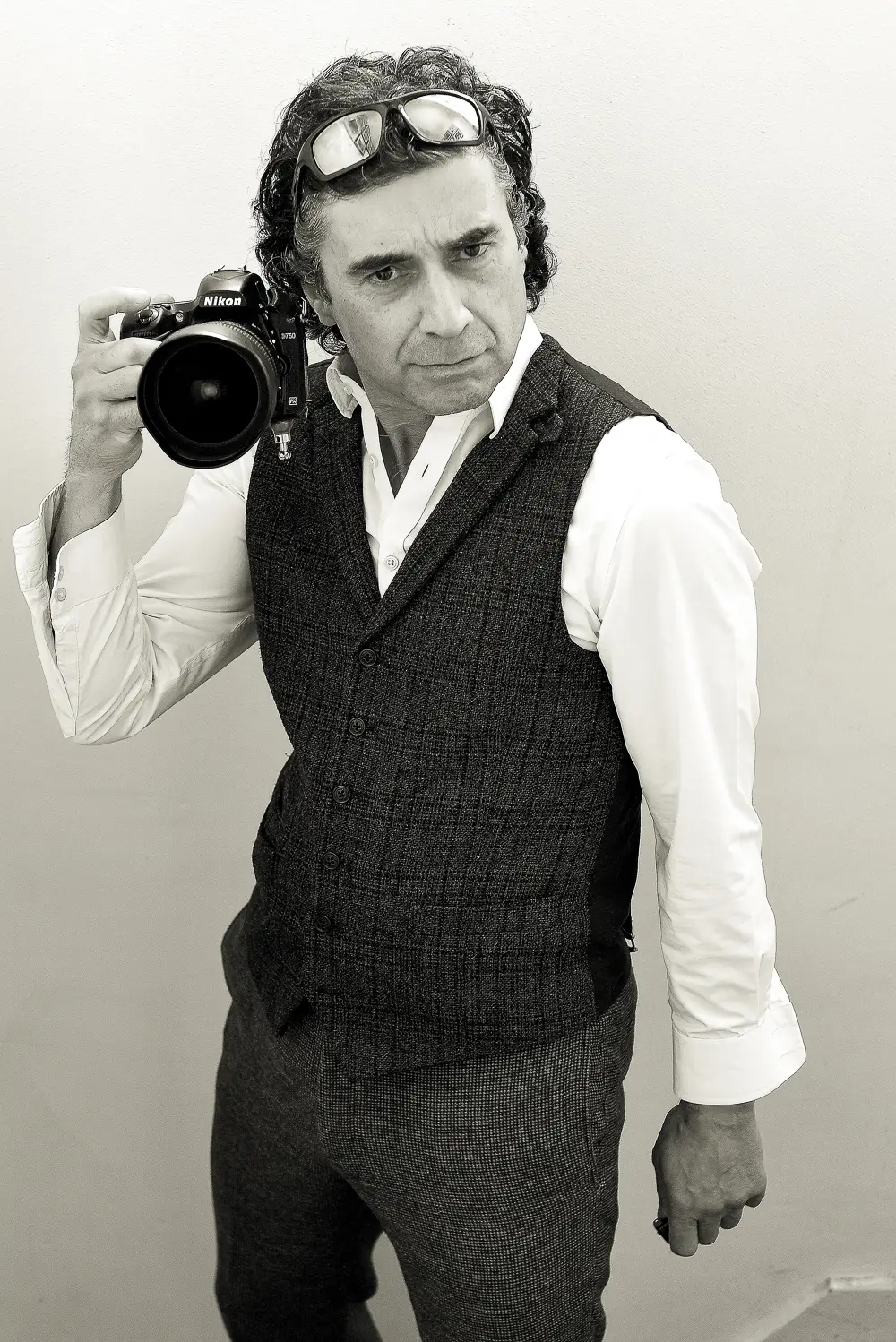 Surrey wedding photographer Richard taking a serious pose
